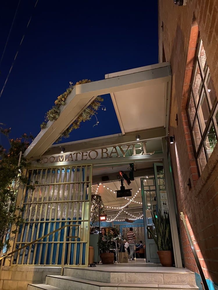 Dining room ambience