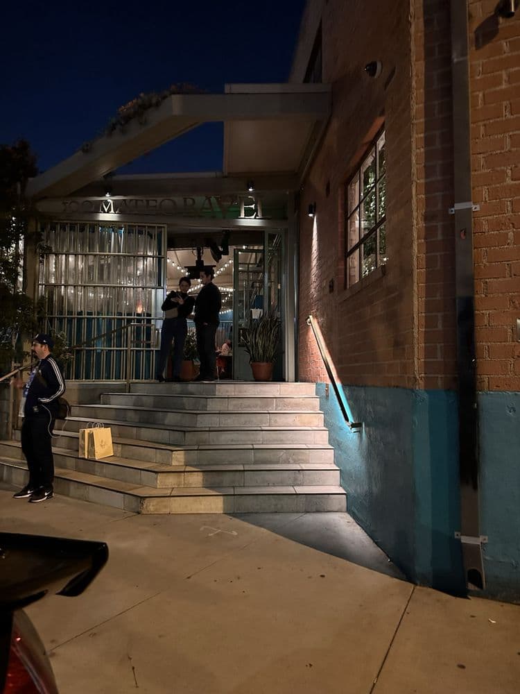 Dining room ambience